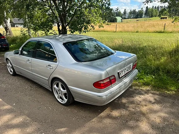 Mercedes-Benz E280 1999 photo 4