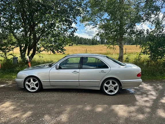 Mercedes-Benz E280 1999 photo 2