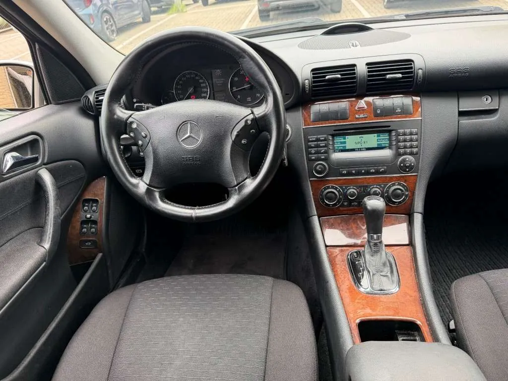 Mercedes-Benz C 200 2007 photo 2
