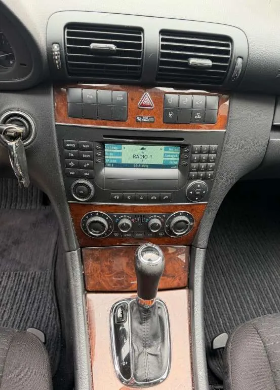 Mercedes-Benz C 200 2007 photo 3