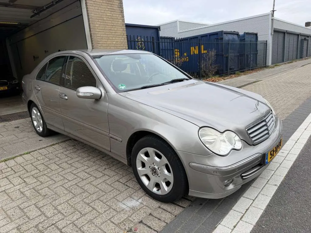 Mercedes-Benz C 200 2007 photo 5
