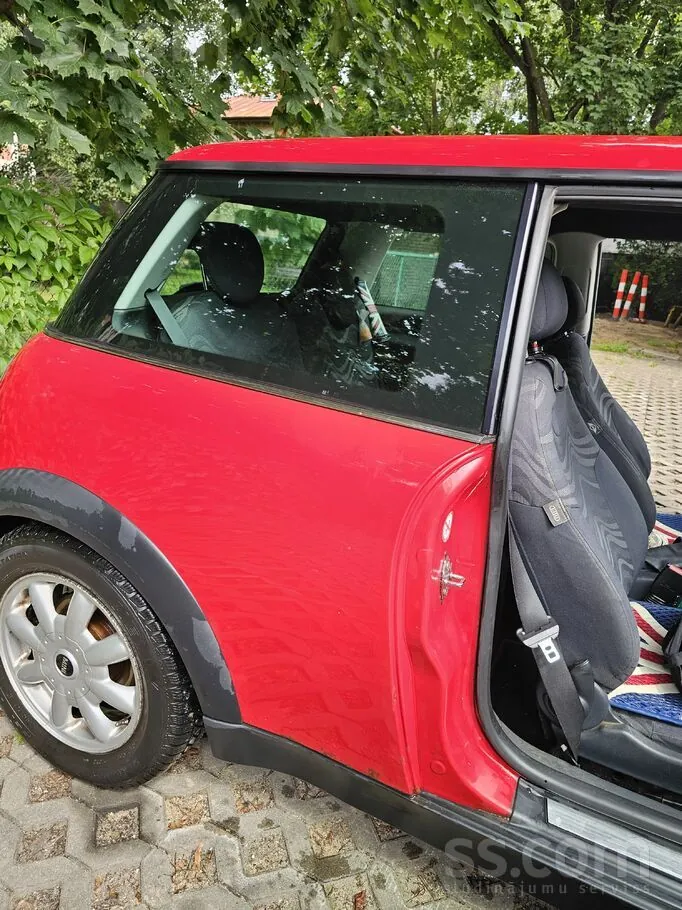 Mini One 2003 photo 2