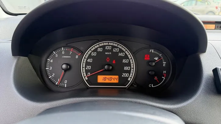 Suzuki Swift 2006 photo 2