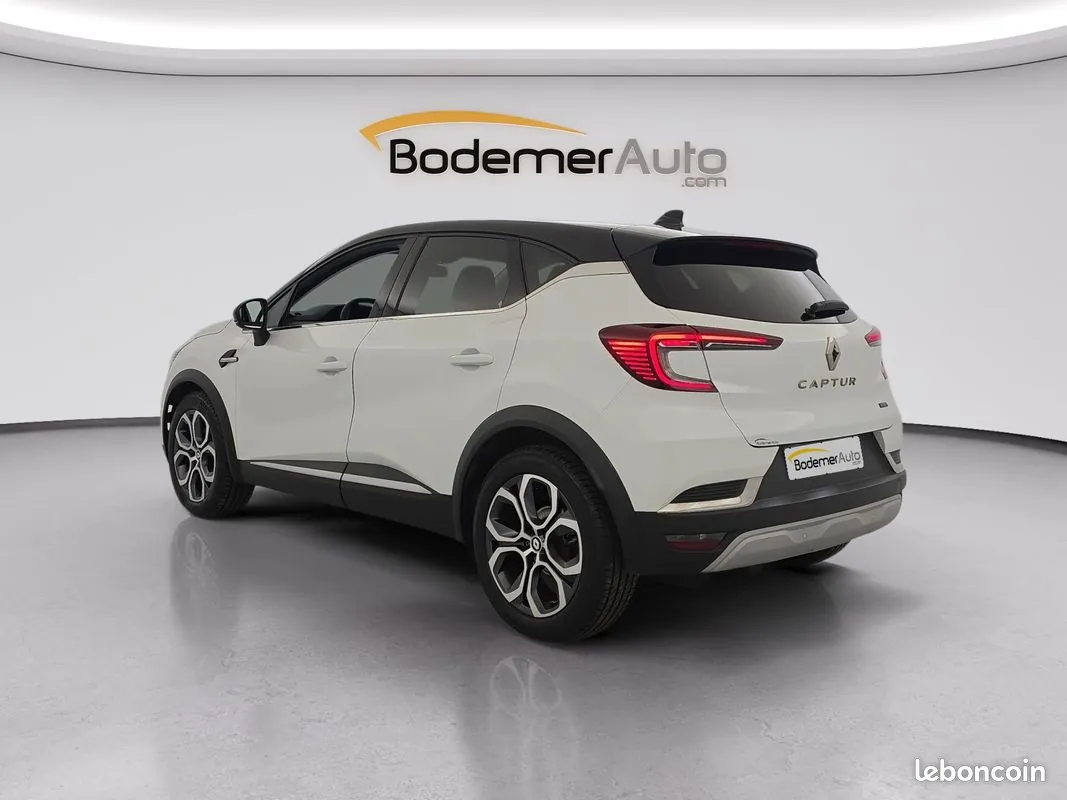 Renault Captur 2024 photo 3
