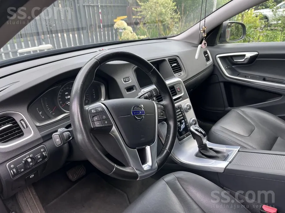 Volvo V60 2017 photo 5