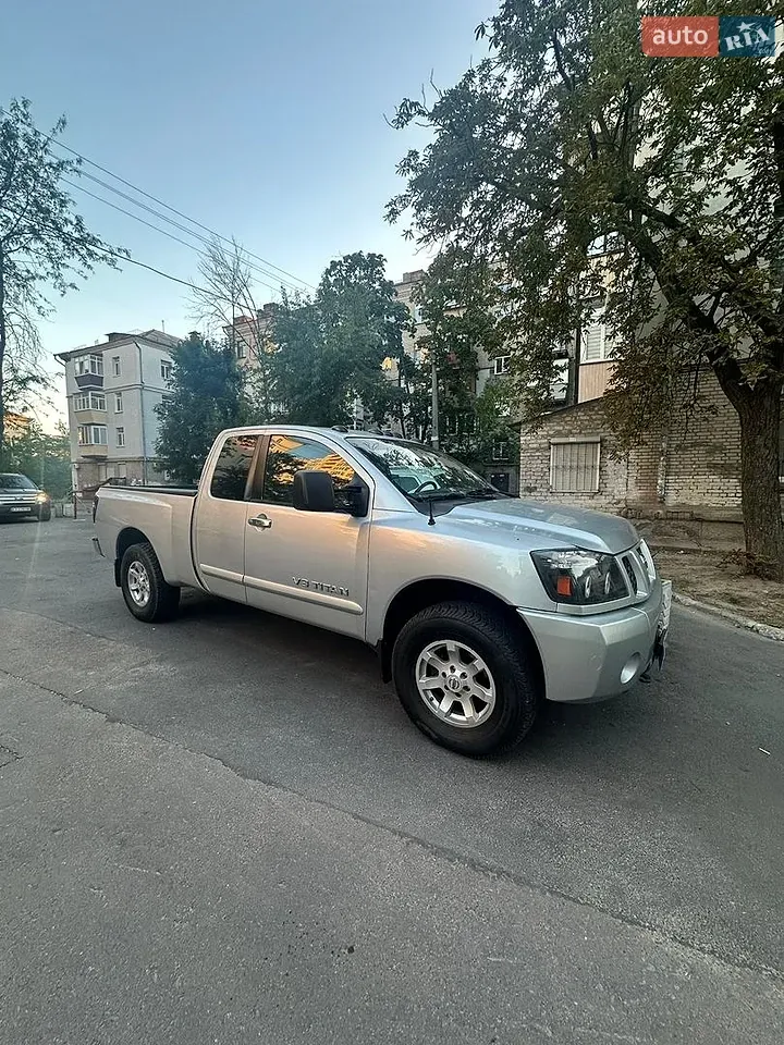 Nissan Titan