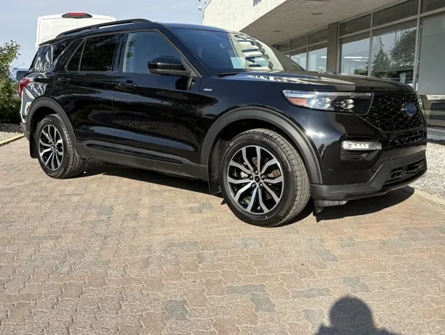 Ford Explorer 2022 photo 2