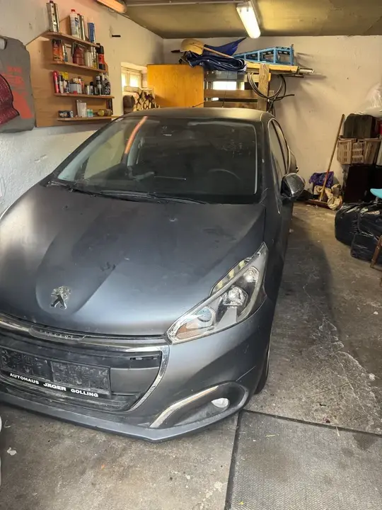Peugeot 208 2015 photo 2