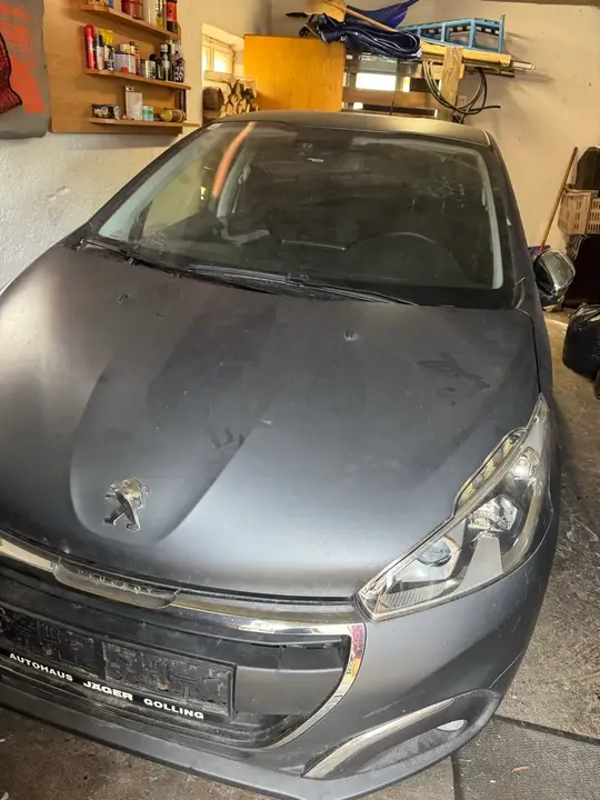 Peugeot 208 2015 photo 3