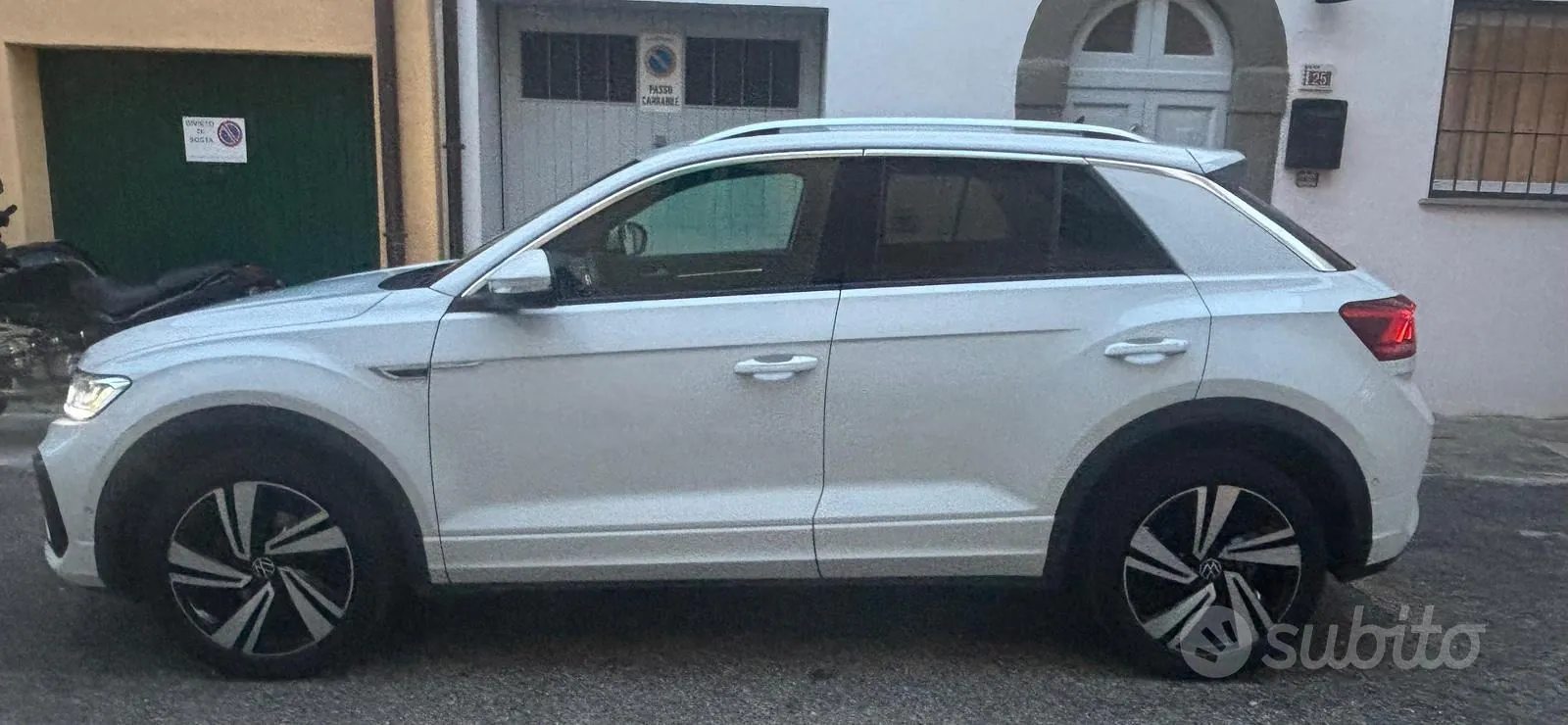 Volkswagen T-Roc 2023 photo 3