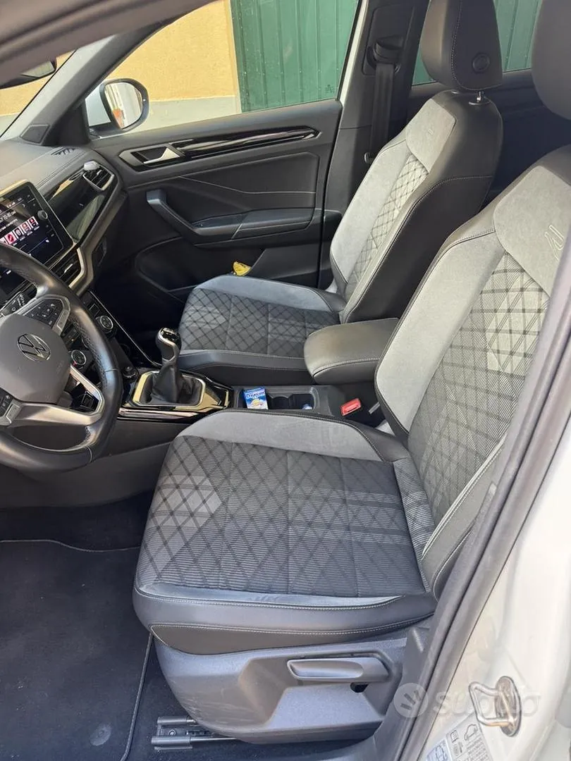 Volkswagen T-Roc 2023 photo 4