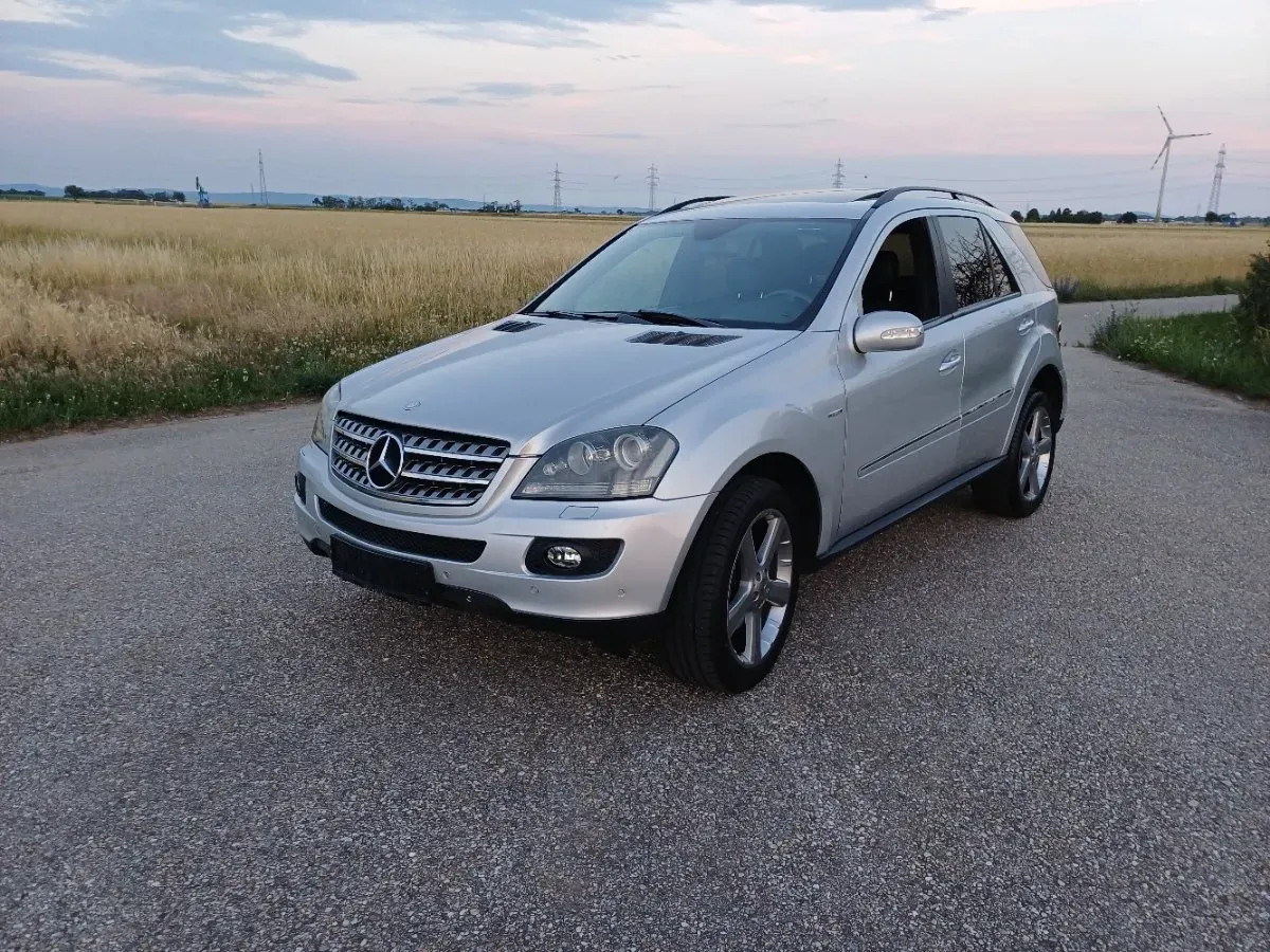Mercedes-Benz M-Class 2008 photo 2