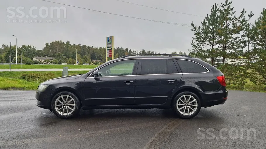 Skoda Superb 2014 photo 2