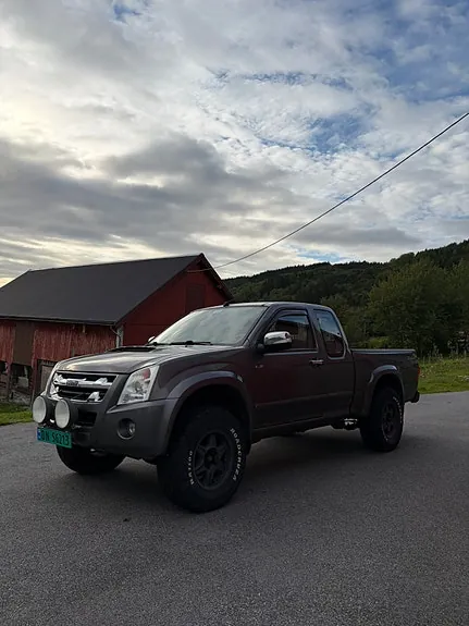 Isuzu D-Max 2011 photo 2