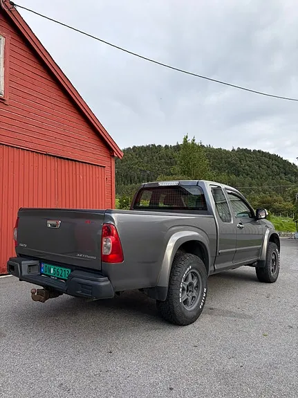 Isuzu D-Max 2011 photo 5