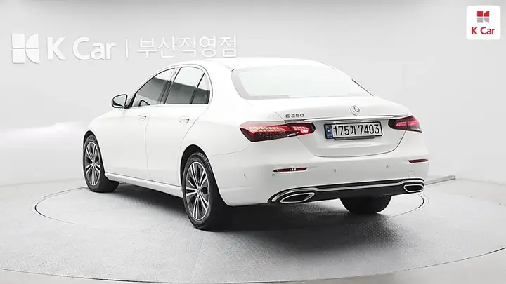 Mercedes-Benz E-Class 2021 photo 3