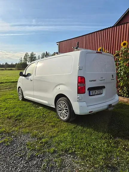 Peugeot Expert 2022 photo 2