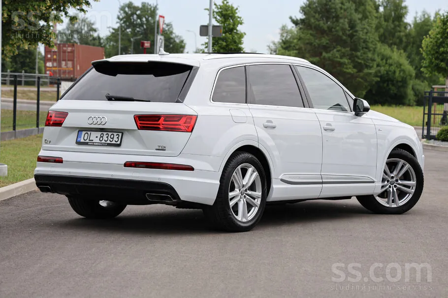 Audi Q7 2015 photo 4