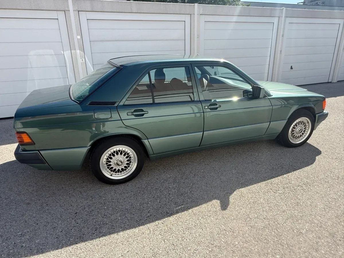 Mercedes-Benz 190 1992 photo 2