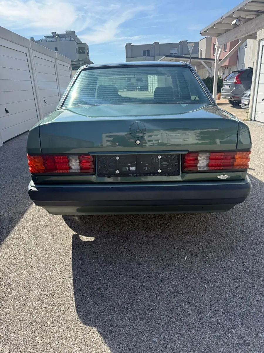 Mercedes-Benz 190 1992 photo 3