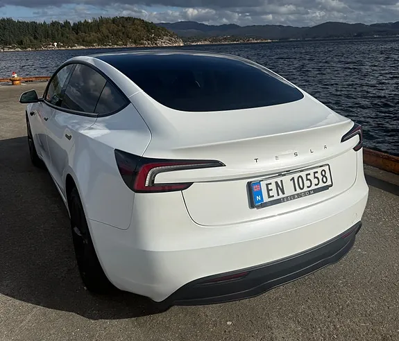 Tesla Model 3 2025 photo 5