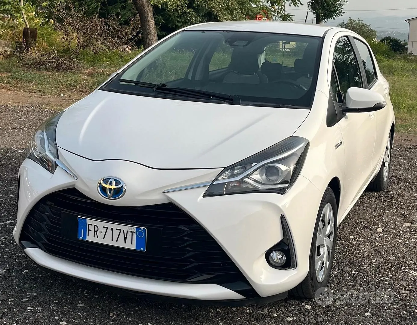 Toyota Yaris 2018 photo 2