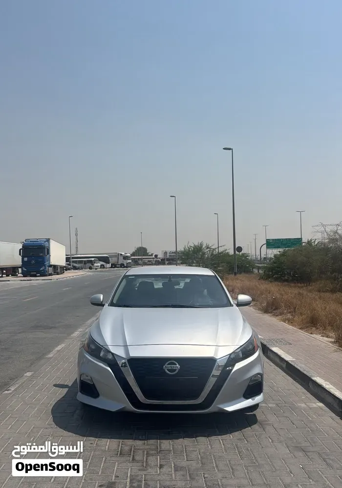 Nissan Altima 2022 photo 2