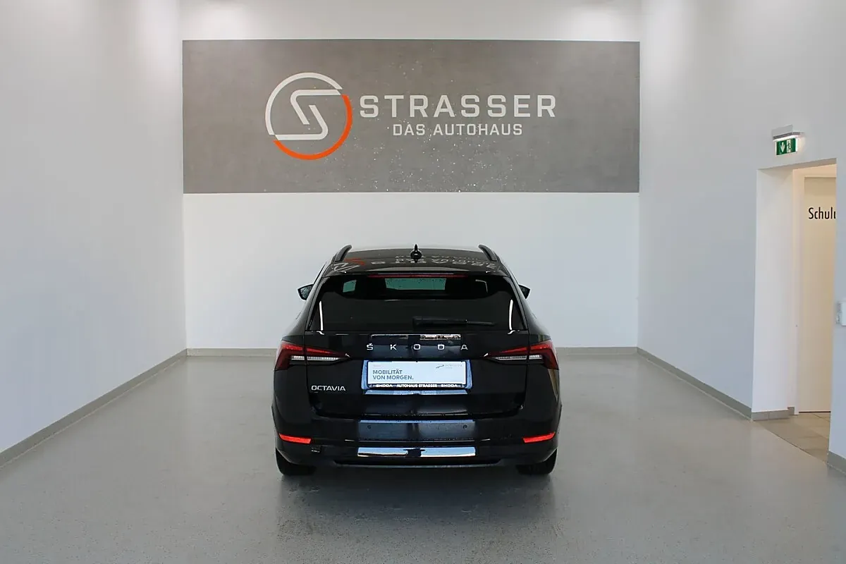 Skoda Octavia 2023 photo 3
