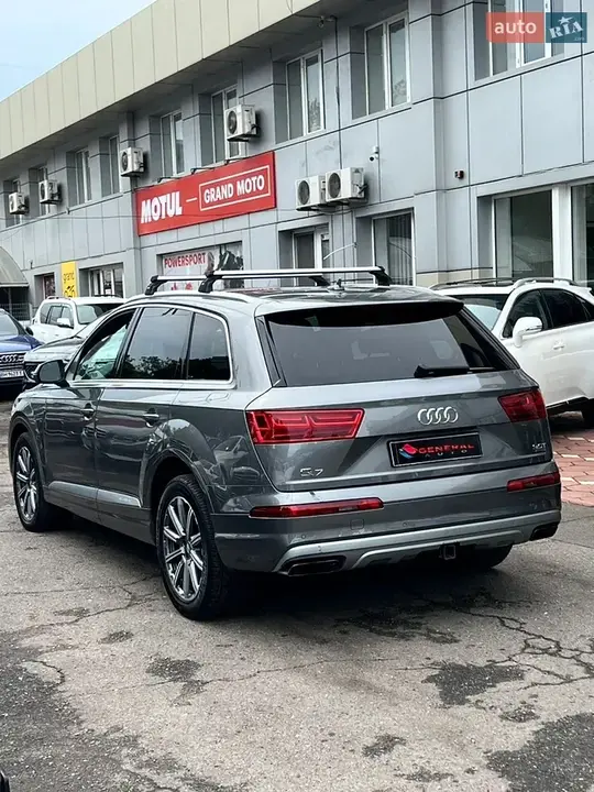 Audi Q7 2017 photo 5