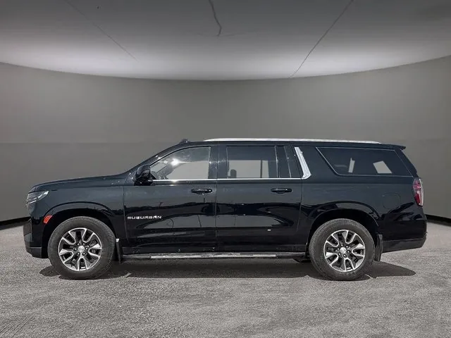 Chevrolet Suburban 2023 photo 2