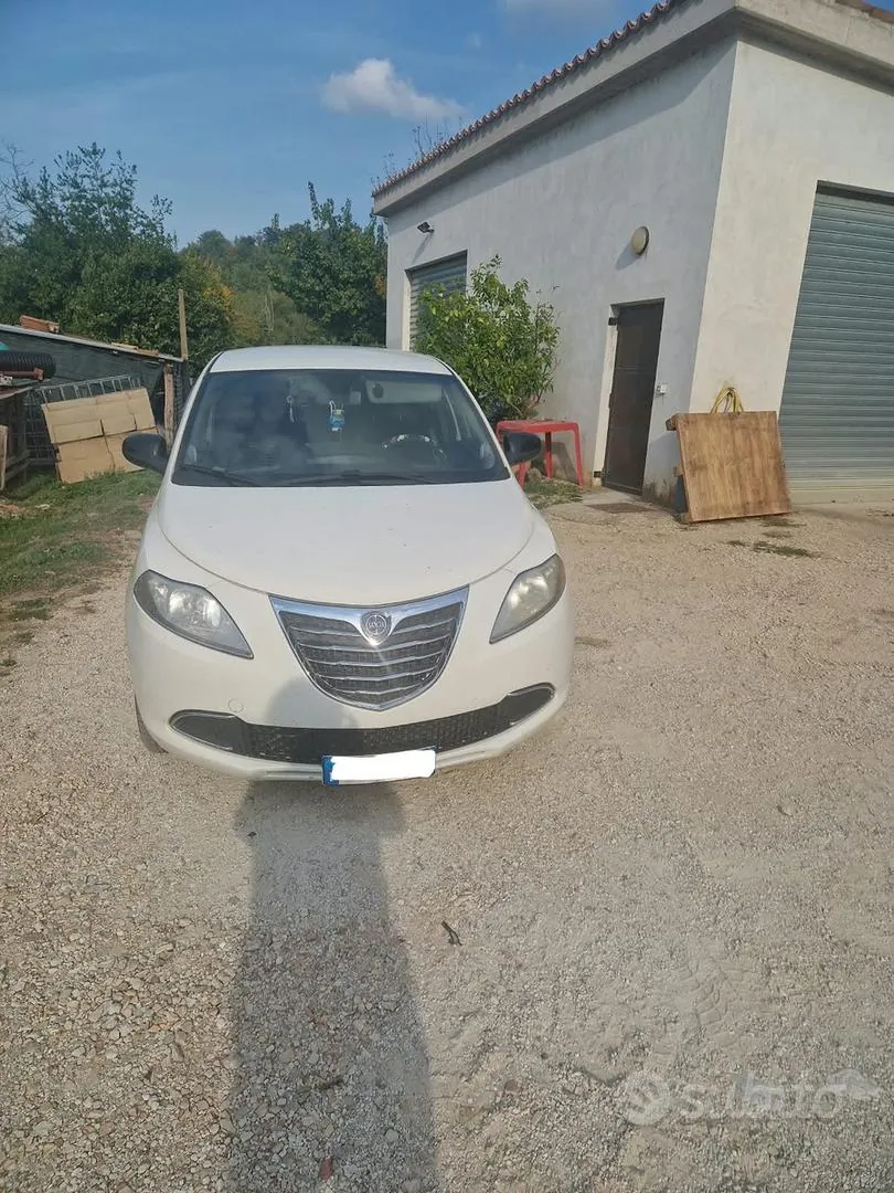 Lancia Ypsilon 2012 photo 3