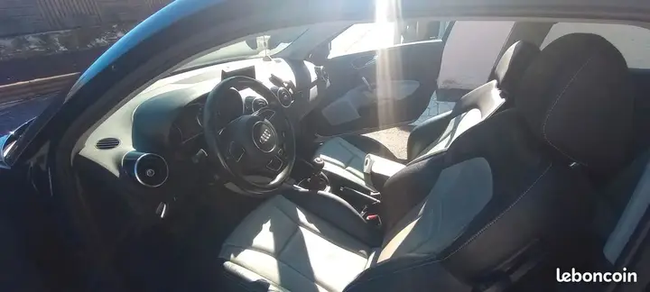 Audi A1 2010 photo 3