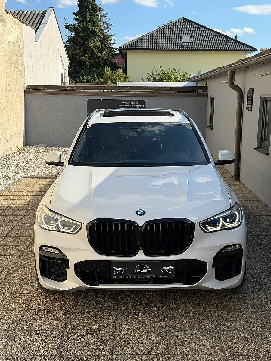 BMW X5 2019 photo 2