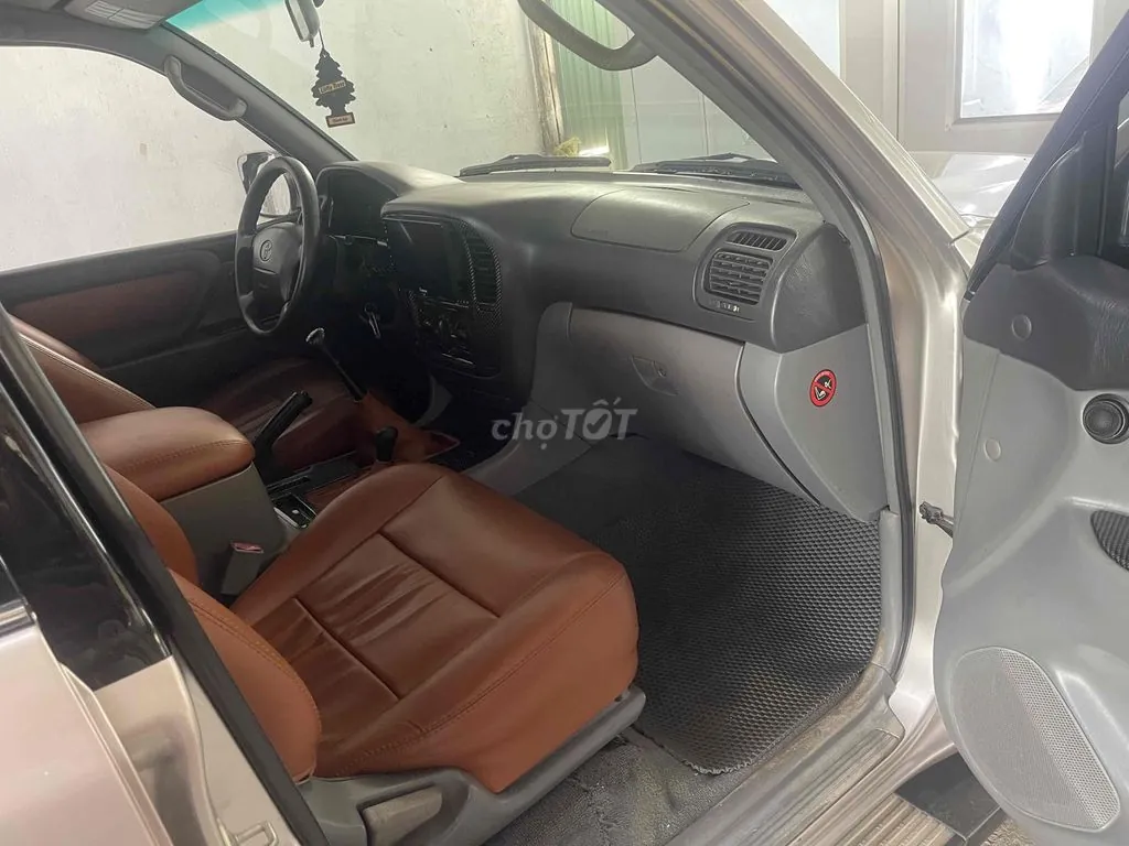 Toyota Land Cruiser 2001 photo 4