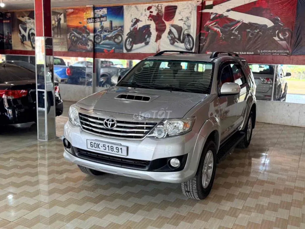 Toyota Fortuner 2014 photo 2