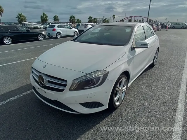 Mercedes-Benz A Class A180 2013 photo 2