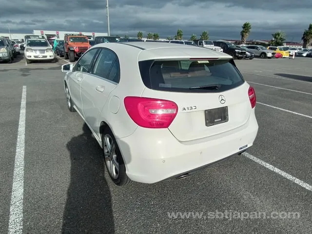 Mercedes-Benz A Class A180 2013 photo 3