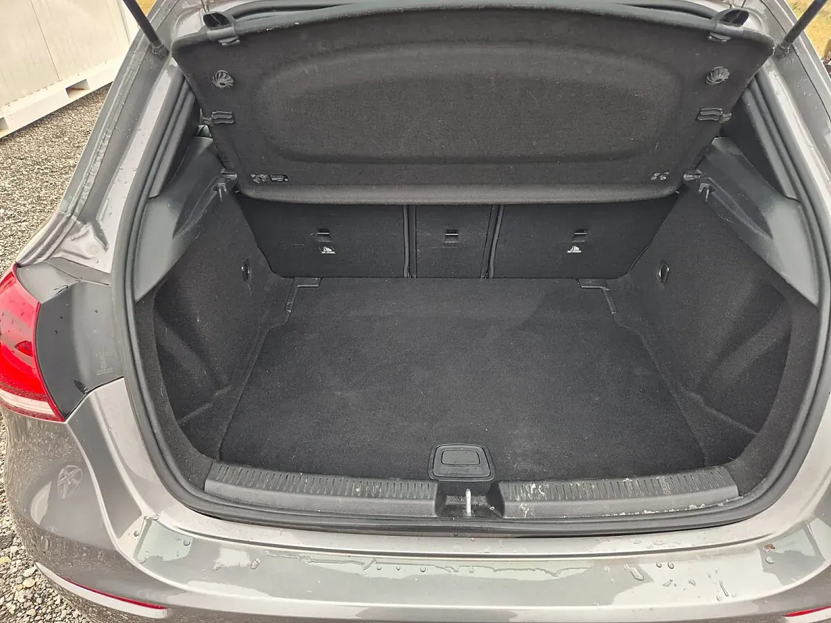 Mercedes-Benz A-Class 2018 photo 3