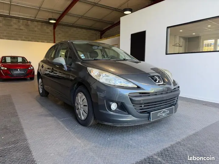 Peugeot 207 2010 photo 3