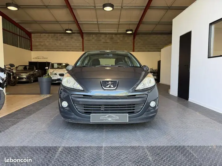 Peugeot 207 2010 photo 2