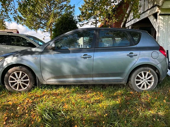 Kia Ceed 2009 photo 2