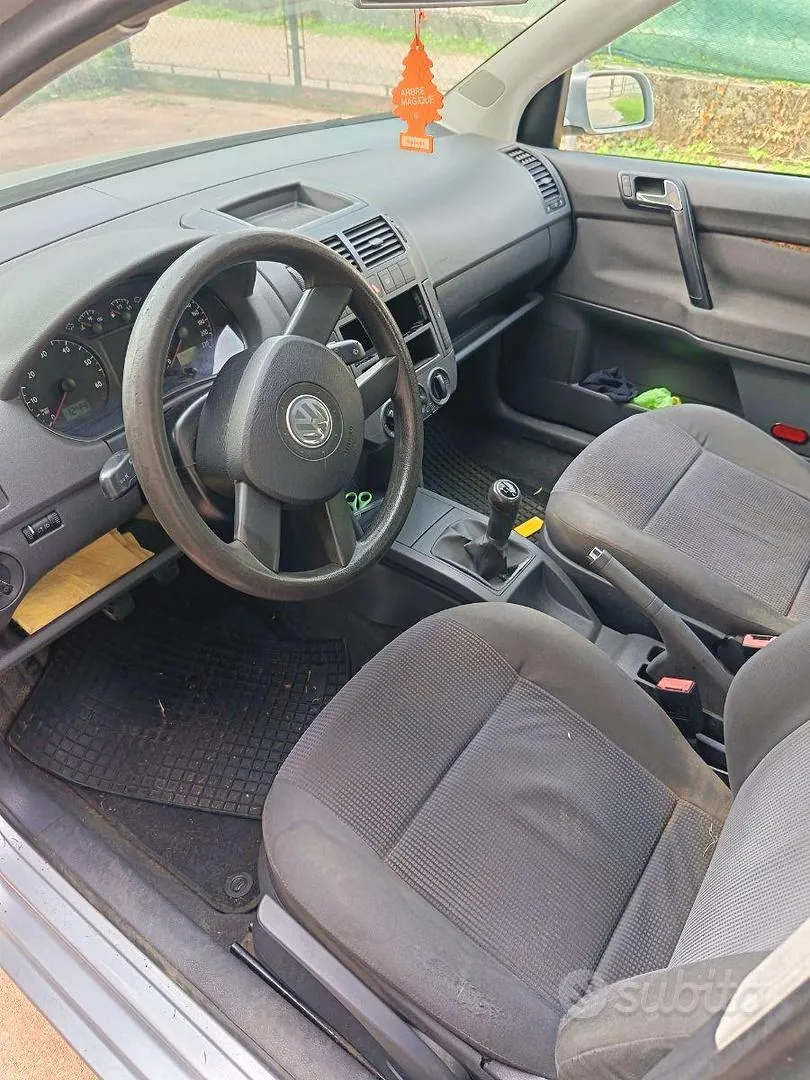 Volkswagen Polo 2004 photo 2
