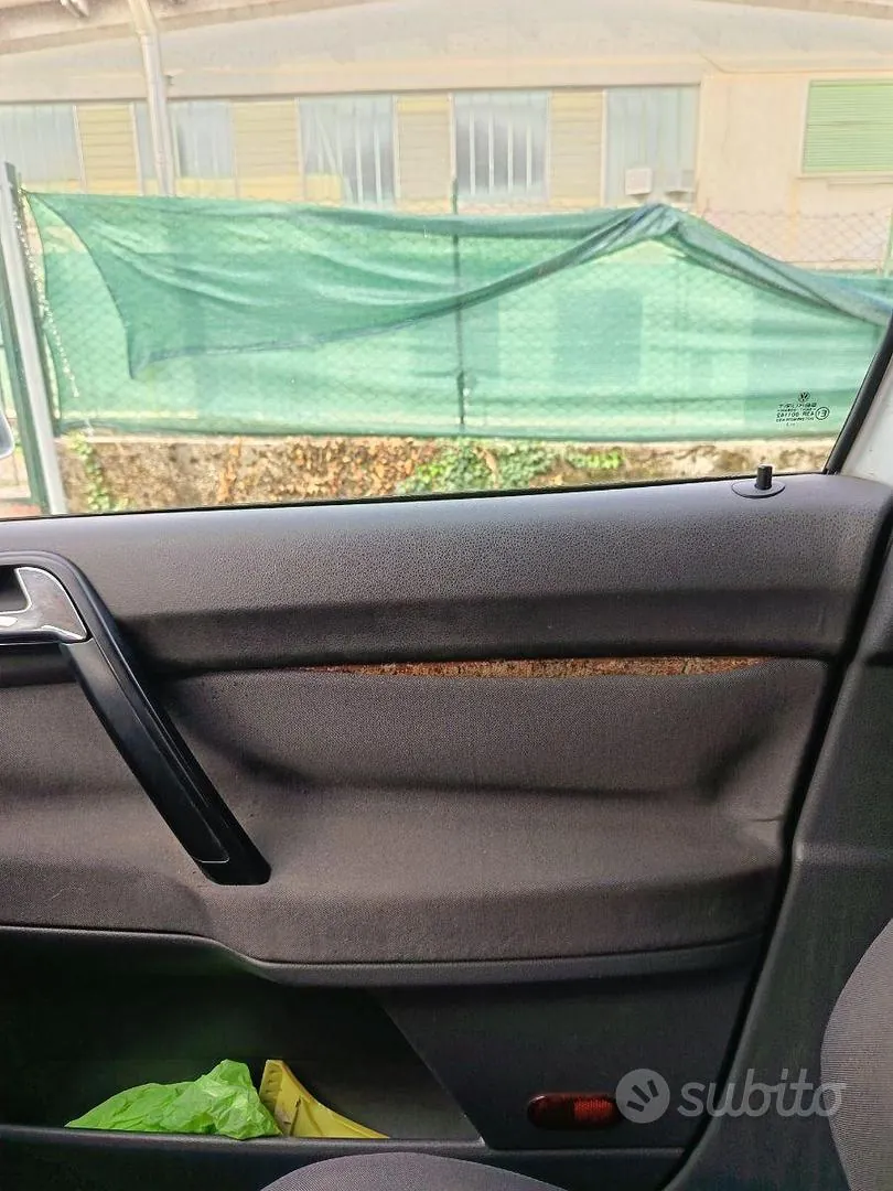 Volkswagen Polo 2004 photo 3