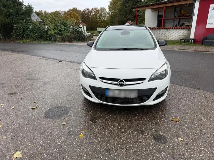 Opel Astra J Sports Tourer