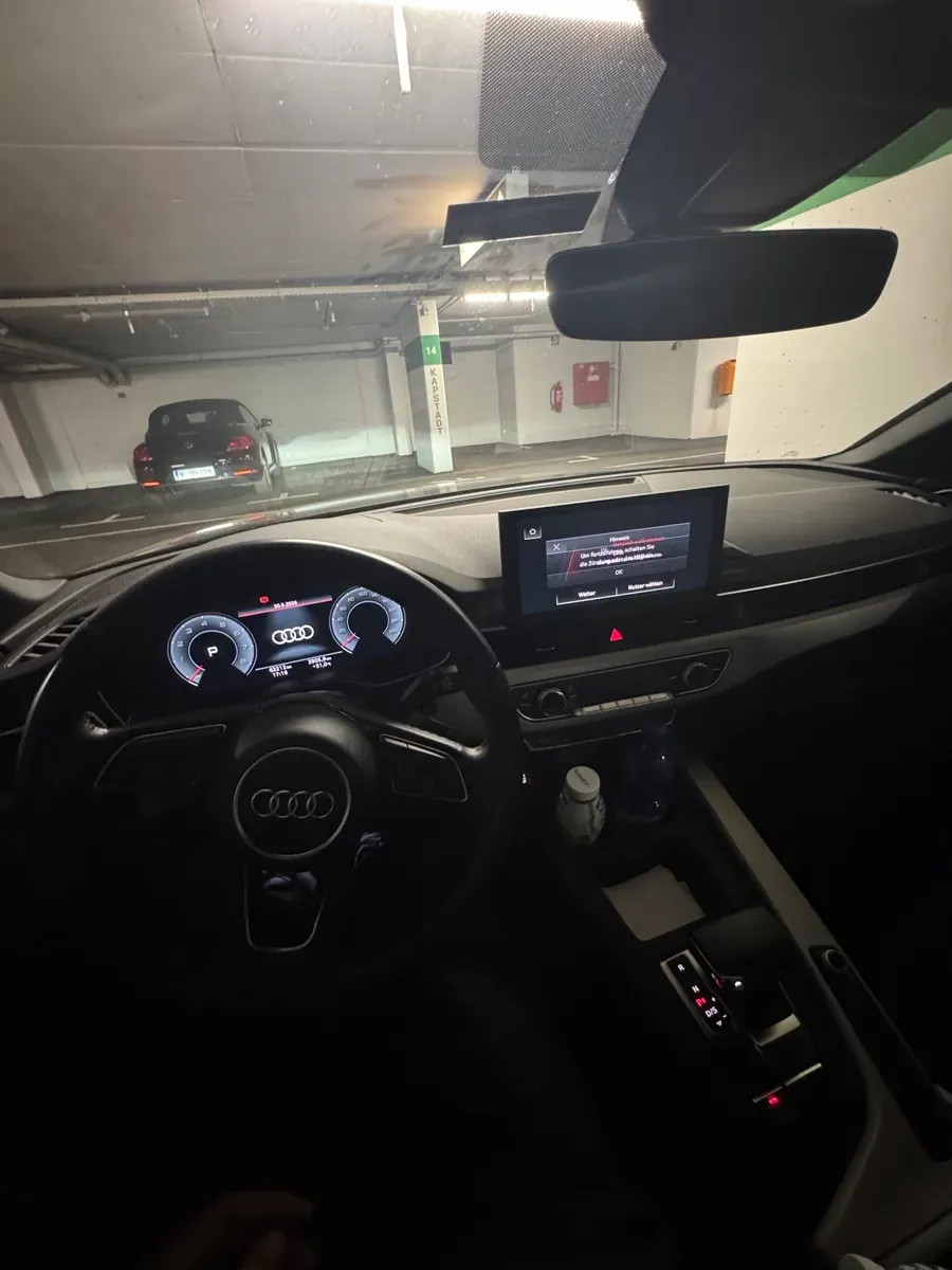 Audi A4 2022 photo 2