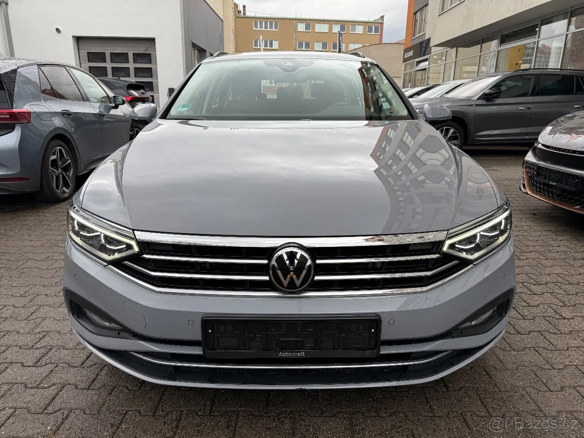 Volkswagen Passat 2023 photo 2