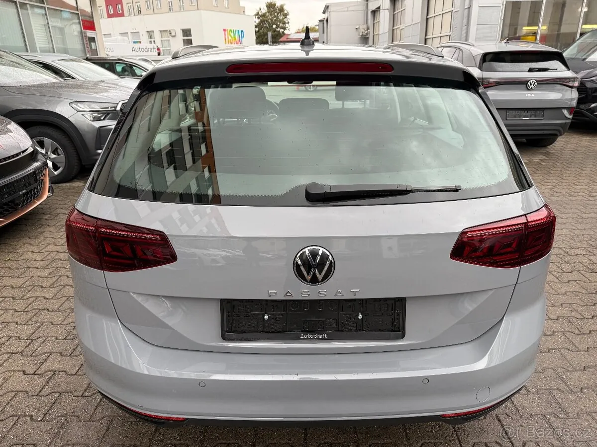 Volkswagen Passat 2023 photo 5
