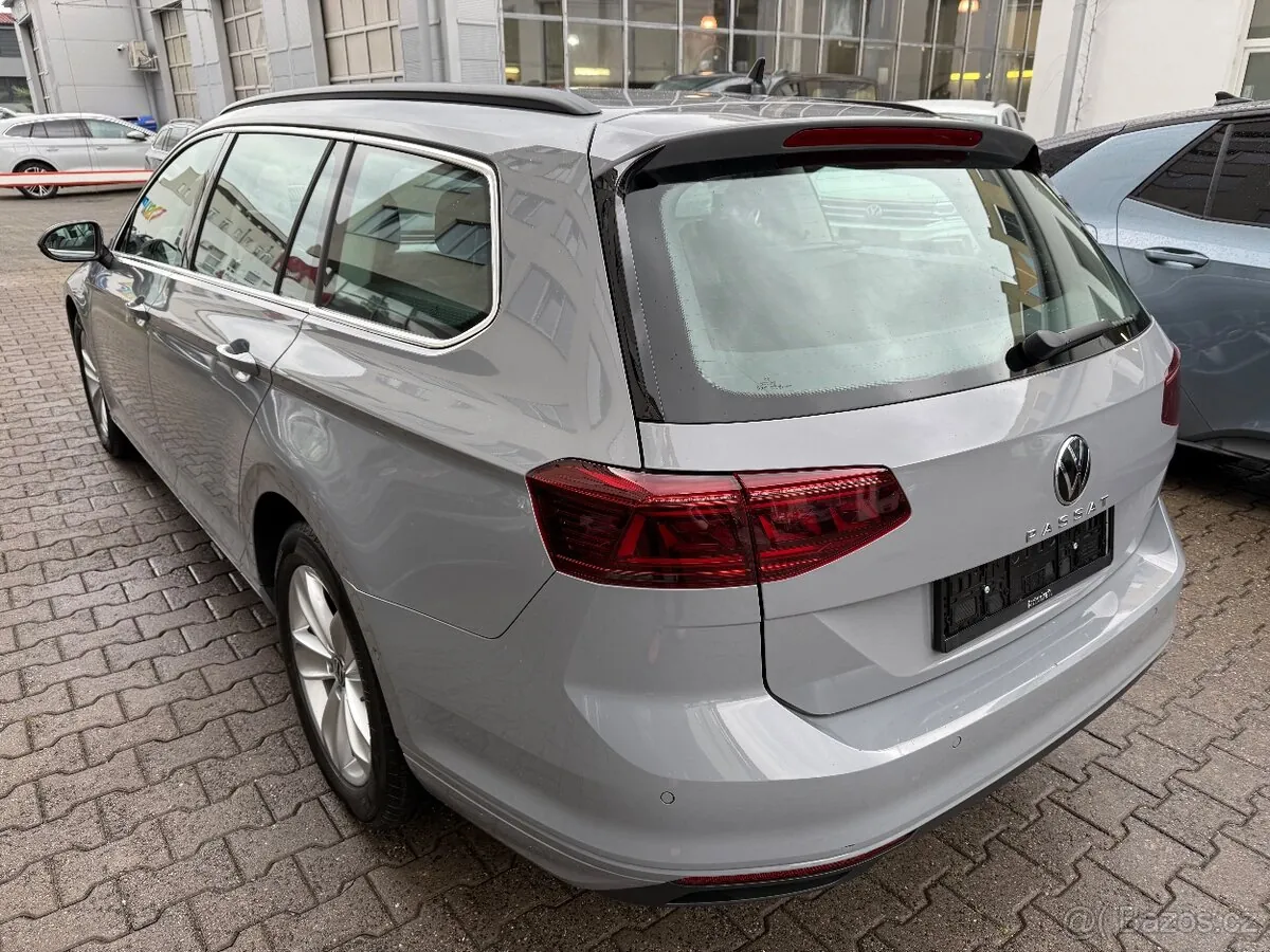 Volkswagen Passat 2023 photo 4