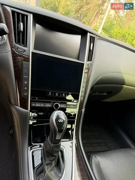 Infiniti Q50 2019 photo 3