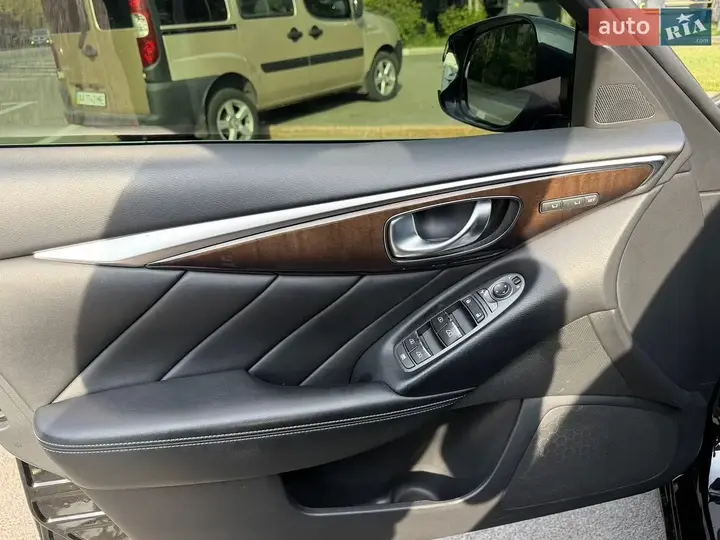 Infiniti Q50 2019 photo 4